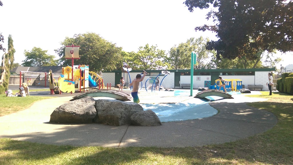 Carnarvon Rotary Waterpark | 2801 Henderson Rd, Victoria, BC V8R 3B5, Canada