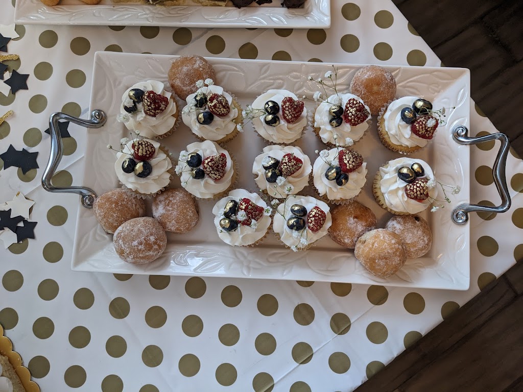 Cake and Crumb | 31 Mechanic St #104, Paris, ON N3L 1K3, Canada | Phone: (905) 869-9808