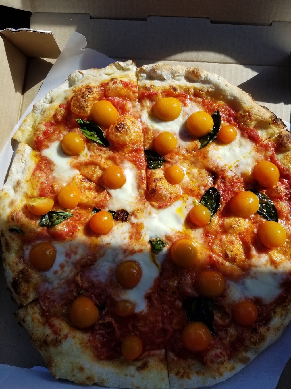 Basils Pizza | 136 McPhillips Ave, Salt Spring Island, BC V8K 2T5, Canada | Phone: (250) 537-0005