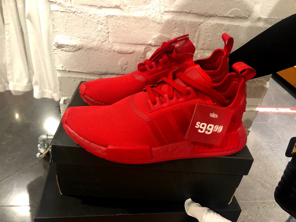 Champs Sports | 5000 Canoe Pass Way, Tsawwassen, BC V4M 0B3, Canada | Phone: (604) 948-0525