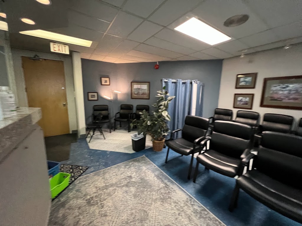 Queensway Medical Centre | 5307 Canotek Rd, Gloucester, ON K1J 9M2, Canada | Phone: (613) 746-6223