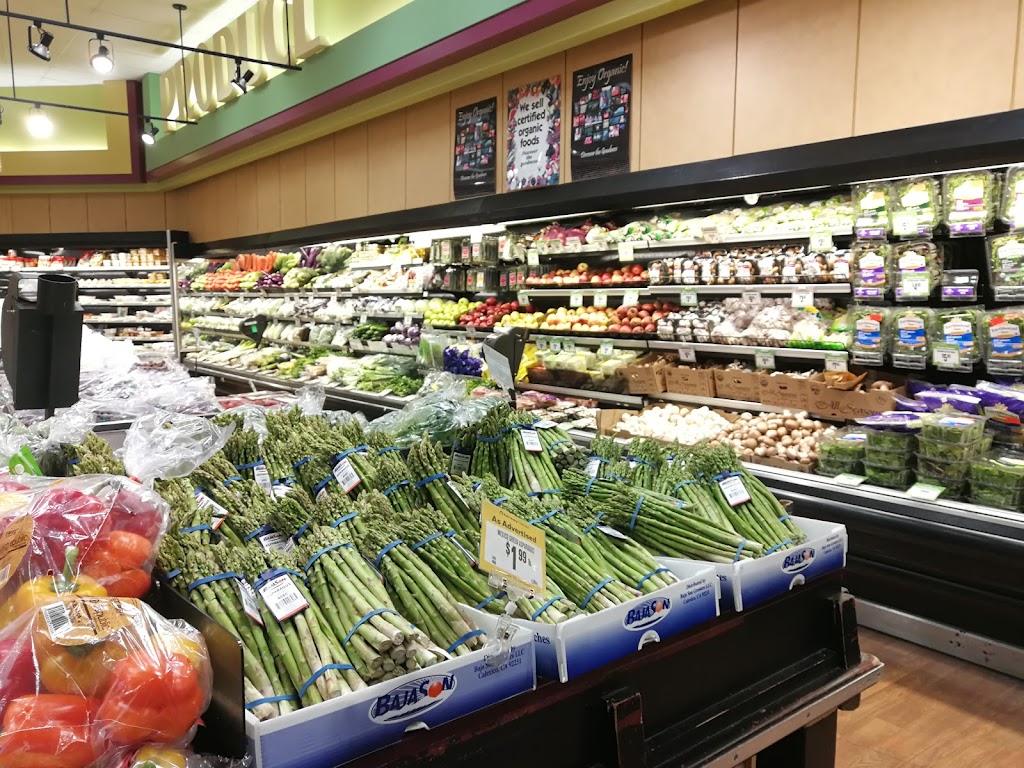 Fairway Market | 1521 McKenzie Ave, Victoria, BC V8N 1A4, Canada | Phone: (250) 721-1236