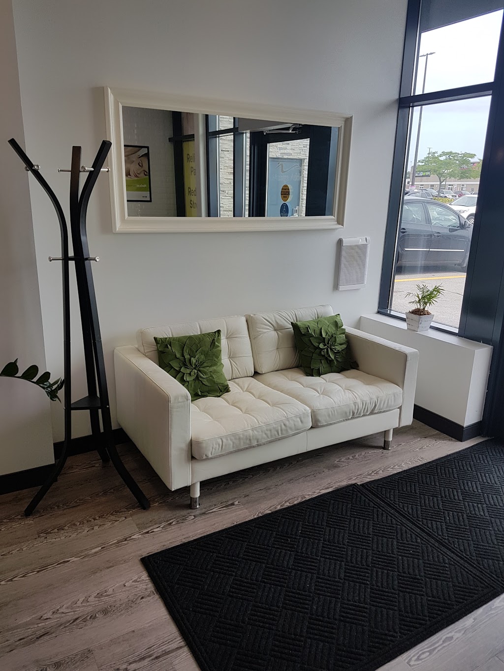 Massage Addict | 1250 Brant St Unit 3B, Burlington, ON L7P 1X8, Canada | Phone: (905) 332-7778