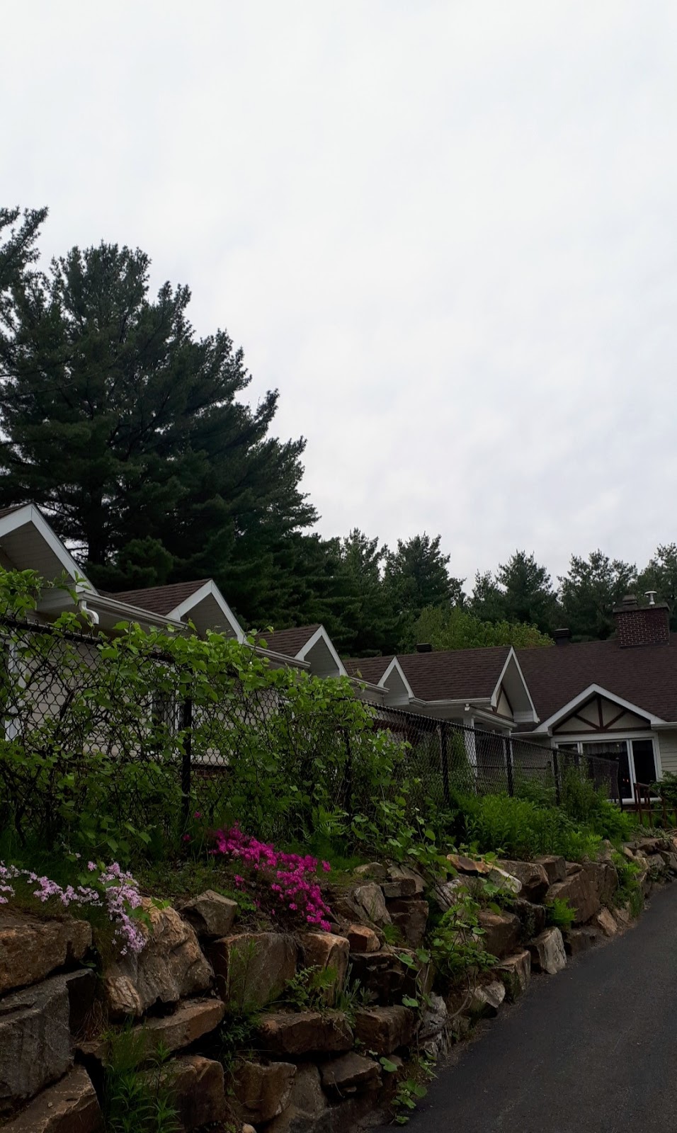Résidence Le Grand Pic Inc. | 2083 Rue Visitation, Saint-Charles-Borromée, QC J6E 7Y8, Canada | Phone: (450) 753-3278