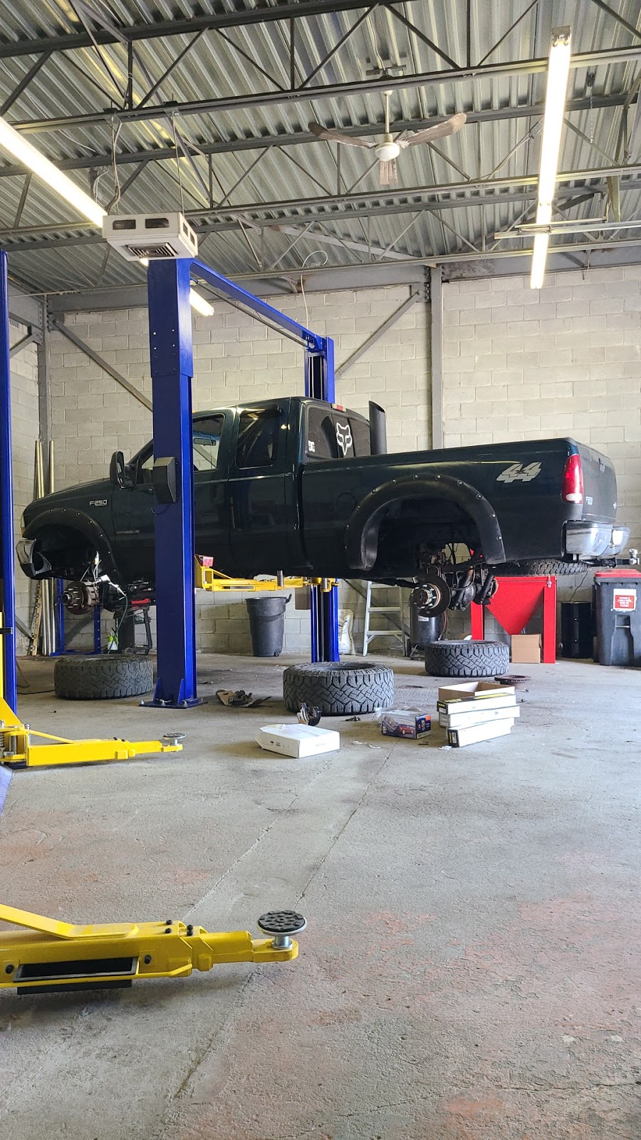 Shiv auto | 1504 Boulevard des Laurentides, Vimont, QC H7M 2N7, Canada | Phone: (514) 662-9273