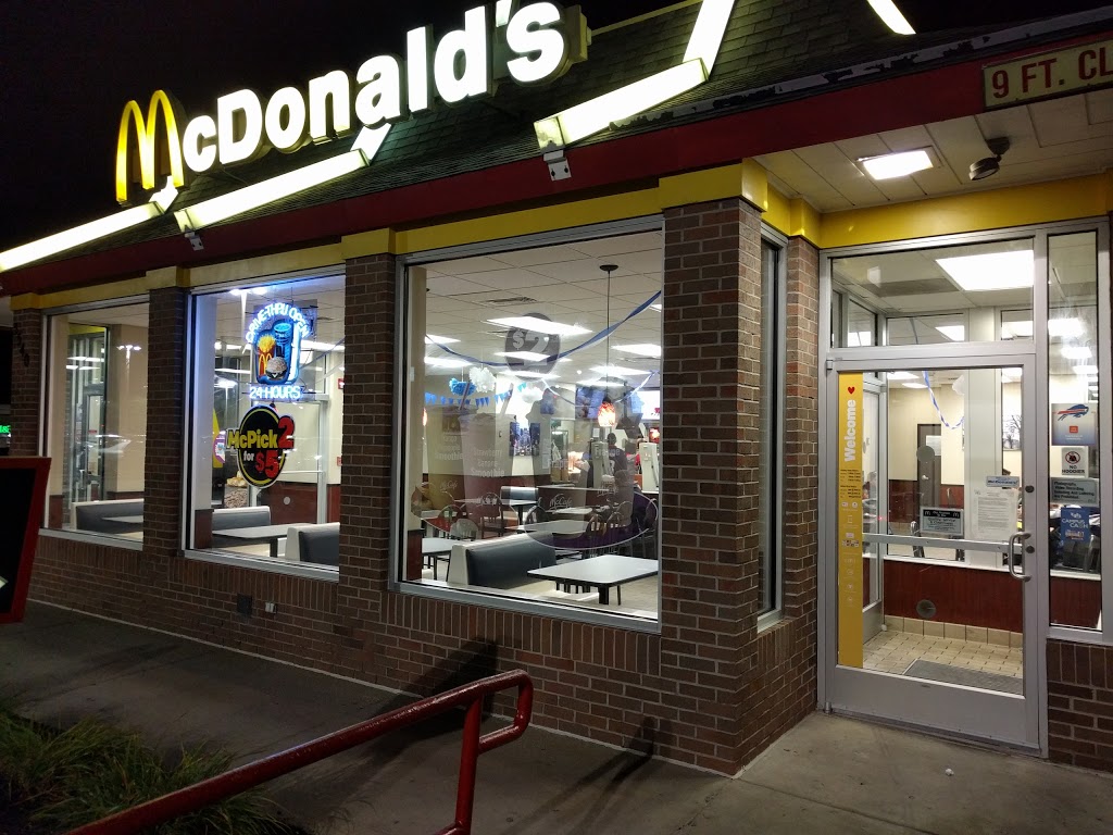 McDonalds | 3540 Main St, Amherst, NY 14226, USA | Phone: (716) 832-6221