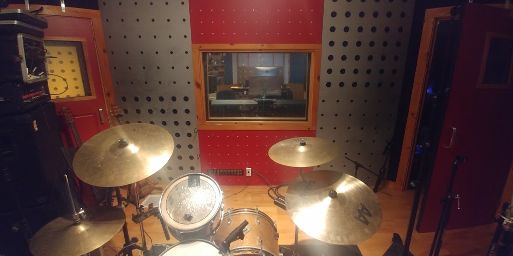 LoQuin Production Studios | 88 Rue Mitchell, Val-des-Monts, QC J8N 7V2, Canada | Phone: (819) 598-3495