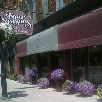 Four Seasons Fashions & More | 214 Parkhill Main St, Parkhill, ON N0M 2K0, Canada | Phone: (519) 294-6617