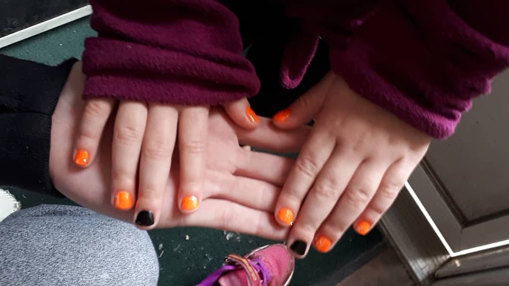 La Nails | 23 Wellington St E, Guelph, ON N1H 3R7, Canada | Phone: (519) 823-0158
