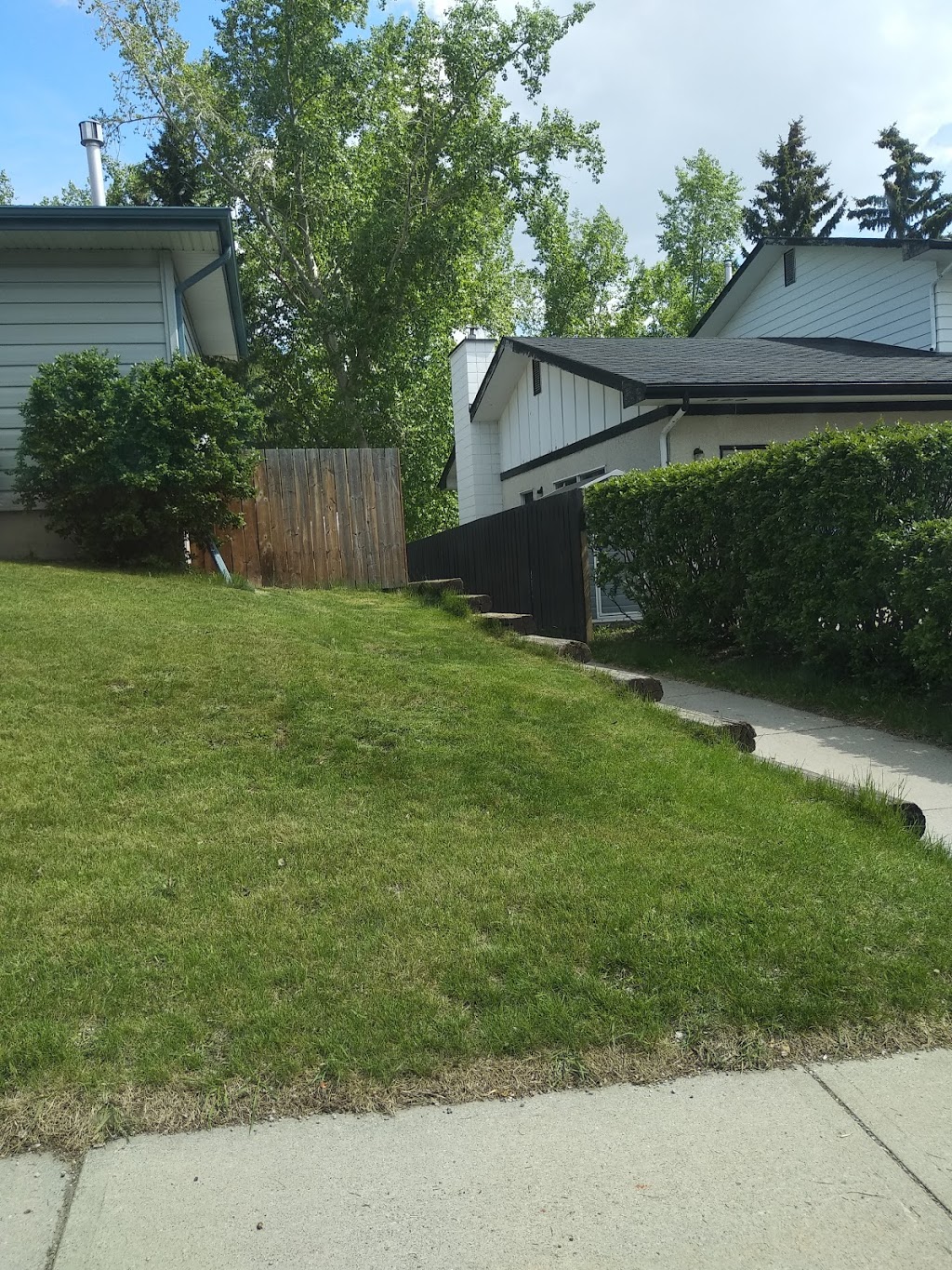 Dalhousie Area 1 Off Leash Dog Park | 6008 Dalford Rd NW, Calgary, AB T3A 1L2, Canada