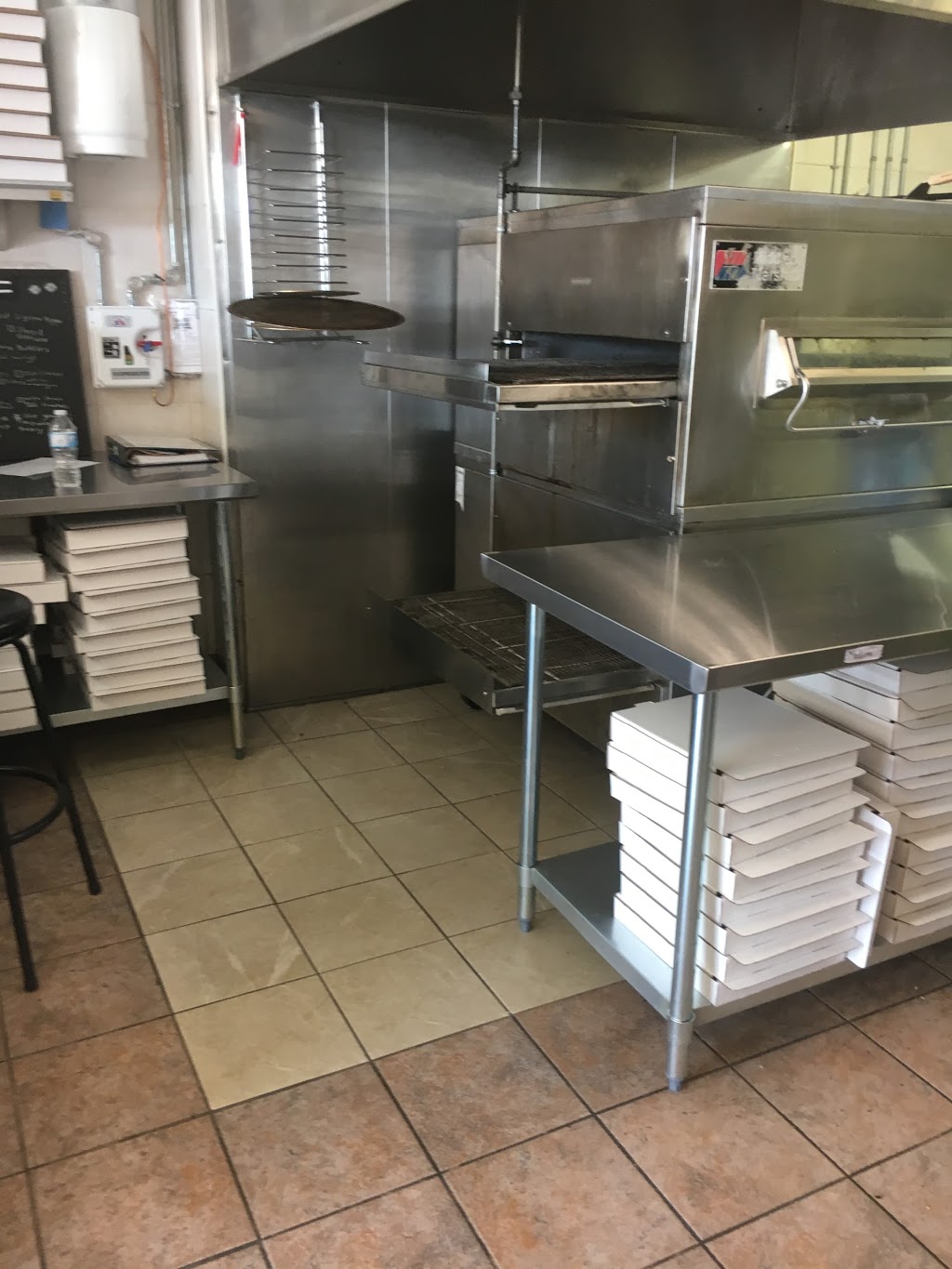 Gz Pizza & Wings | 6175 Dunn St, Niagara Falls, ON L2G 2P4, Canada | Phone: (905) 353-9990