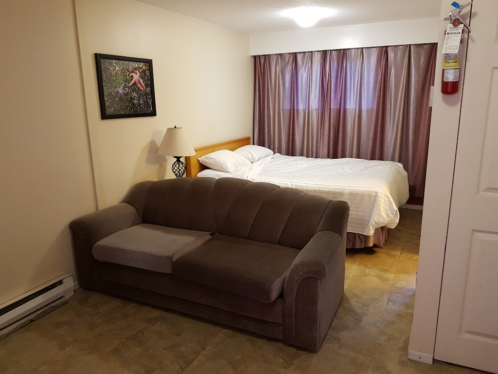 Edgewater Motel | 4073 S Island Hwy, Campbell River, BC V9H 1G3, Canada | Phone: (250) 923-5421