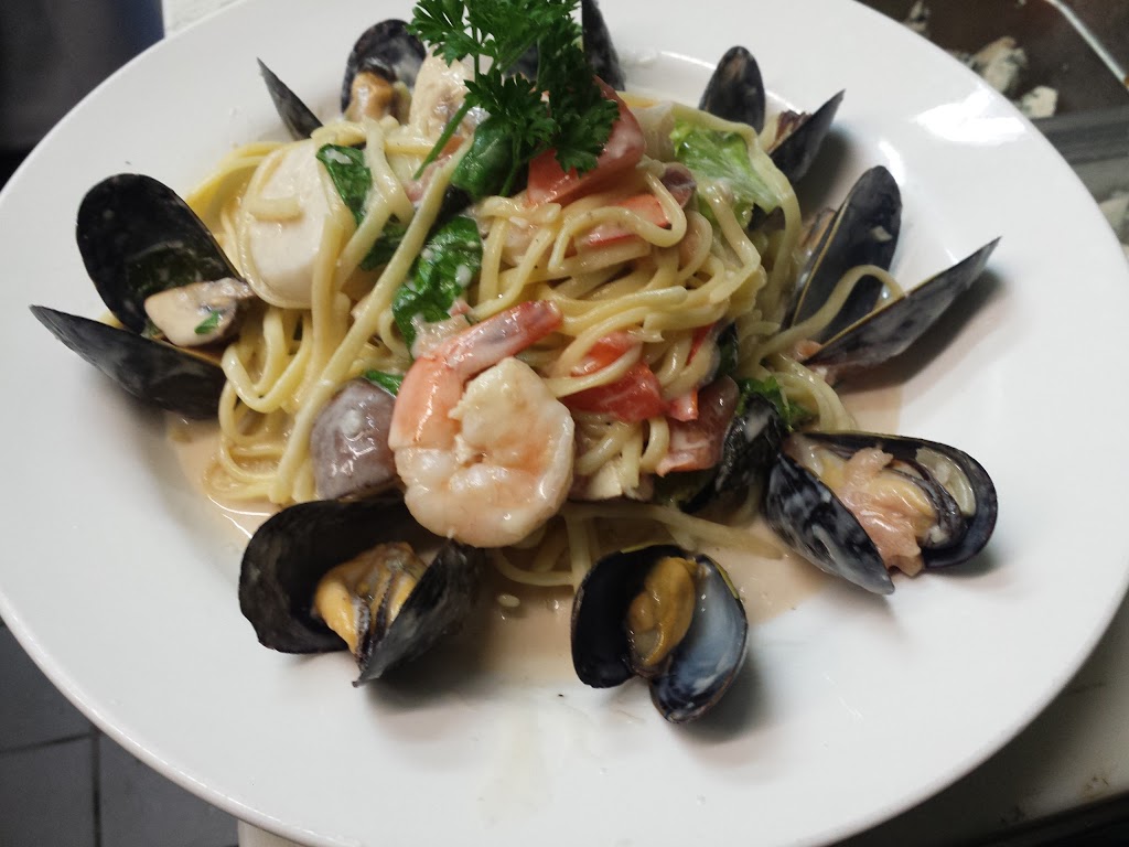 The Black Dog Pub | 87 Island Rd, Scarborough, ON M1C 2P6, Canada | Phone: (416) 286-4544