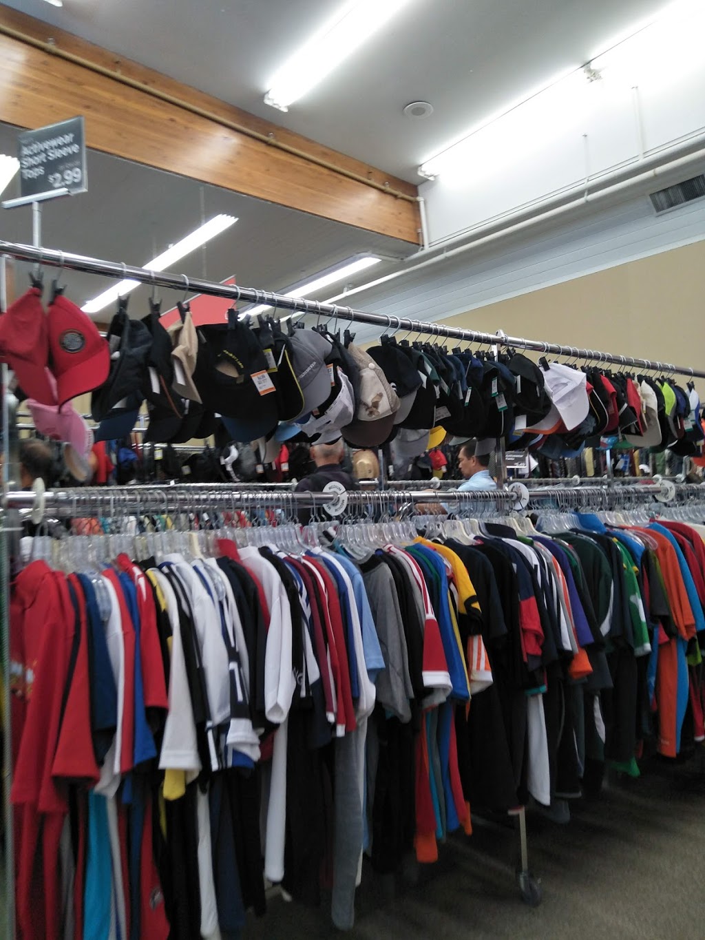 Value Village | 552 Clarke Rd Unit 301, Coquitlam, BC V3J 3X5, Canada | Phone: (604) 937-7087