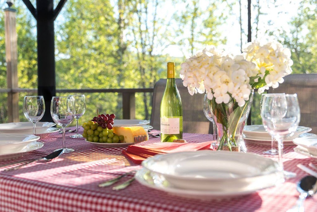 Chalet Chez Colette | 545 Chemin du Bouleau, Lac-aux-Sables, QC G0X 1M0, Canada | Phone: (418) 365-4864