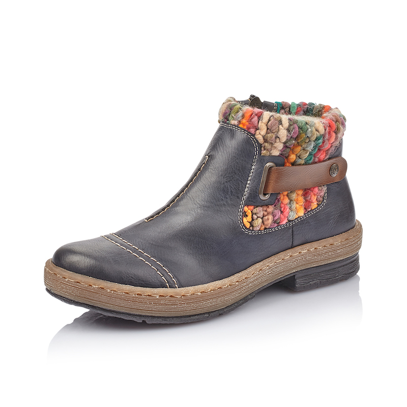 Turner Shoes & Boutique | 15057 32 Ave #930, Surrey, BC V4P 0A2, Canada | Phone: (604) 535-5119