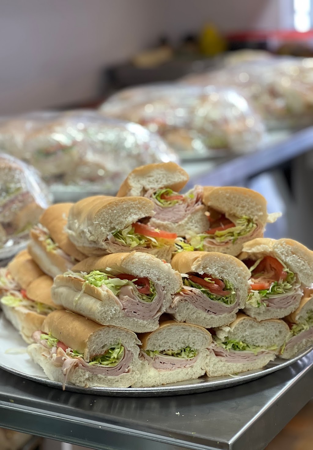 Kaisers Sub & Sandwich Shoppe | 799 Sackville Dr, Lower Sackville, NS B4E 1R6, Canada | Phone: (902) 865-6389