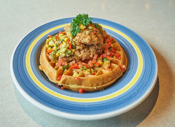 Bobbys Hideaway | 20 Queen St N, Mississauga, ON L5N 1A1, Canada | Phone: (905) 542-8863