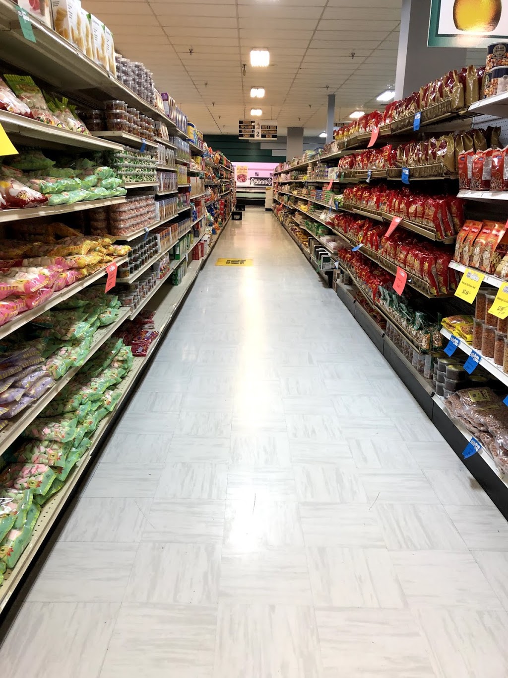 Elsafadi Supermarket | 209-10807 Castle Downs Rd NW, Edmonton, AB T5X 3N7, Canada | Phone: (780) 406-3617
