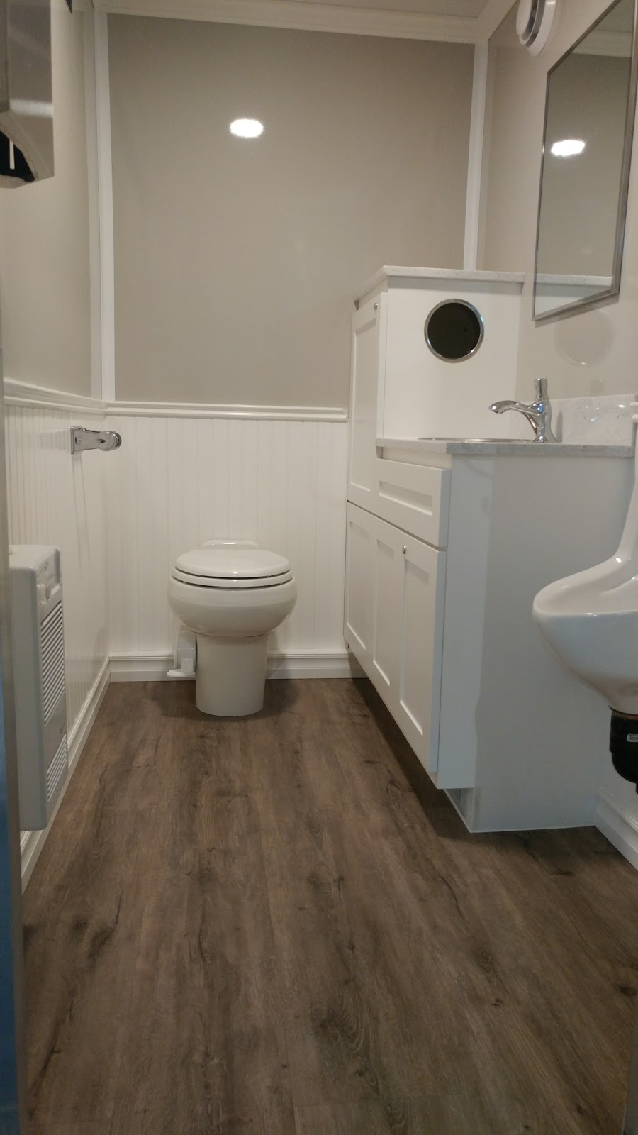 Diamond Restoom Rentals | 10601 Span Rd, Surrey, BC V3V 8A1, Canada | Phone: (604) 377-7736