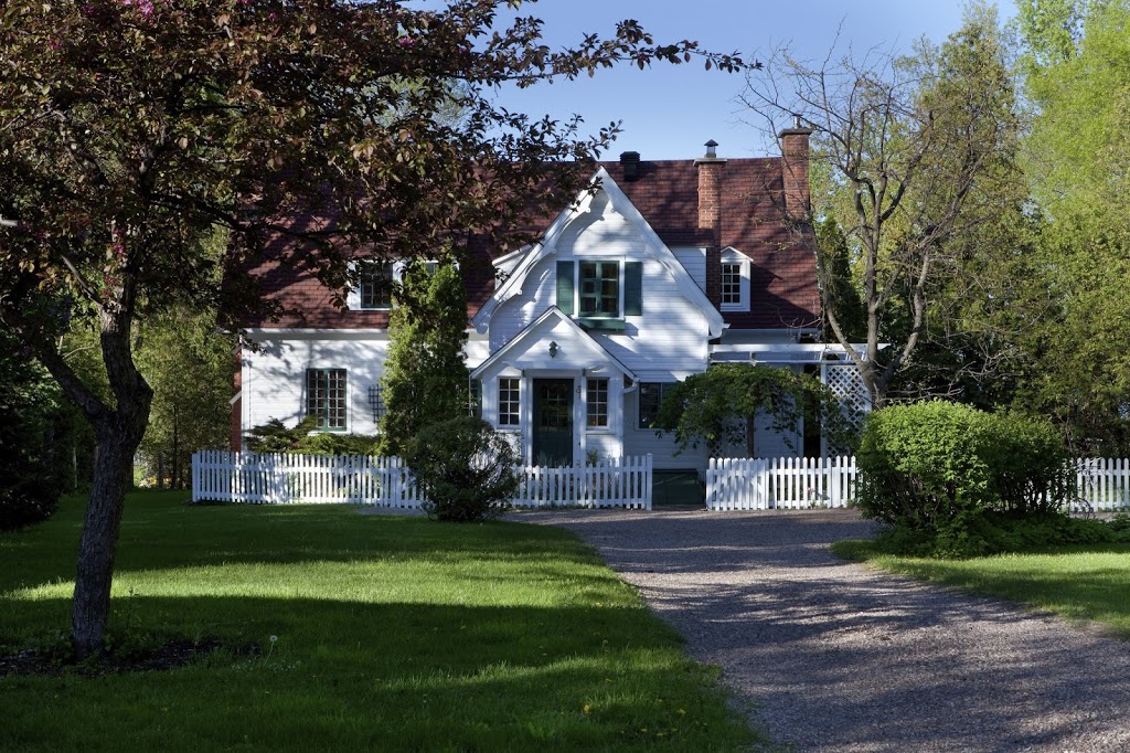 Tamara Scullion Chartered Real Estate Broker | 4000 Boul Saint-Jean, Dollard-des-Ormeaux, QC H9G 1X1, Canada | Phone: (514) 898-1220