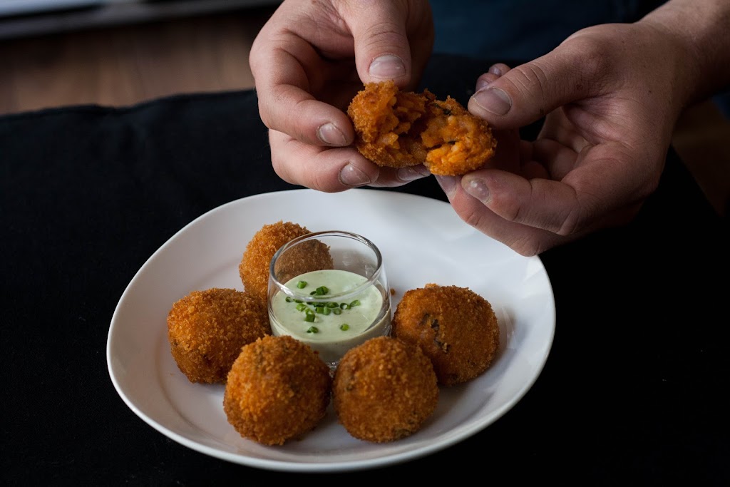 Mensch Kitchen and Catering | Box 1055, 169 S Shore Rd #3, Lake Cowichan, BC V0R 2G0, Canada | Phone: (250) 466-5412