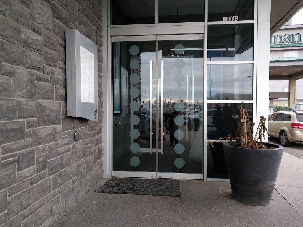 Moxies Grill & Bar | 1800 Victoria Ave, Regina, SK S4N 7K3, Canada | Phone: (306) 781-5655