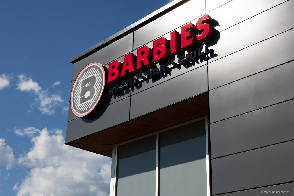 Barbies Resto Bar Grill | 1950 Rue Léonard-de-Vinci, Sainte-Julie, QC J3E 1Y8, Canada | Phone: (450) 922-3144