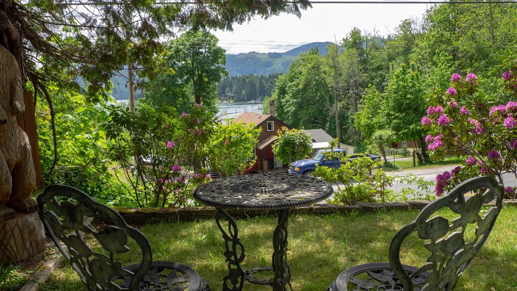 Youbou Guest House | 10331 Youbou Rd, Youbou, BC V0R 3E1, Canada | Phone: (250) 710-0207