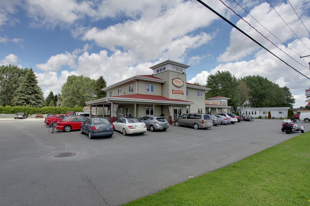Restaurant Wigwam | 425 Rue Principale, Upton, QC J0H 2E0, Canada | Phone: (450) 549-4513