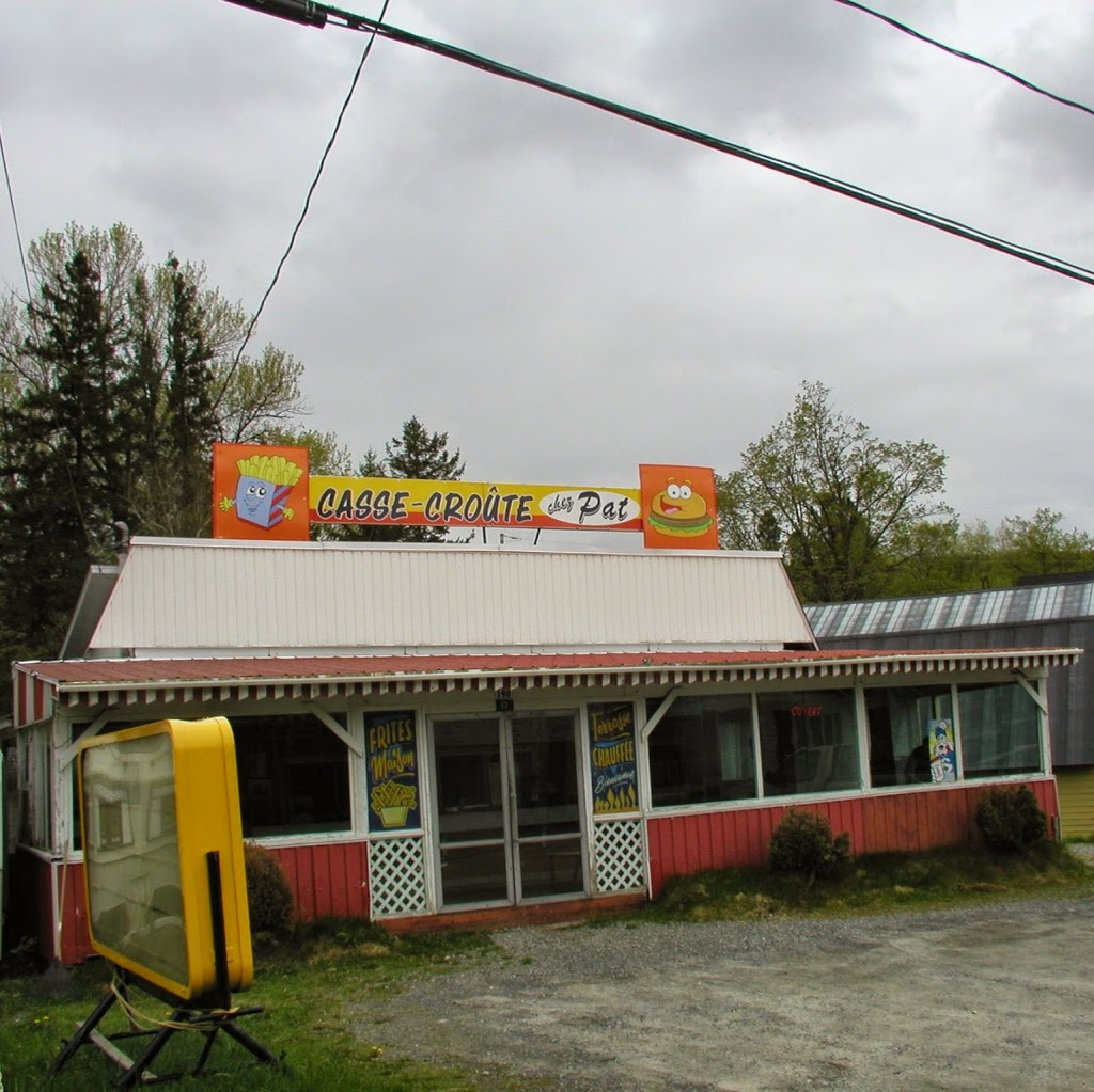 Casse-Croûte Chez Pat | 190 Rue Principale, Saint-Jacques-de-Leeds, QC G0N 1J0, Canada | Phone: (418) 424-3378