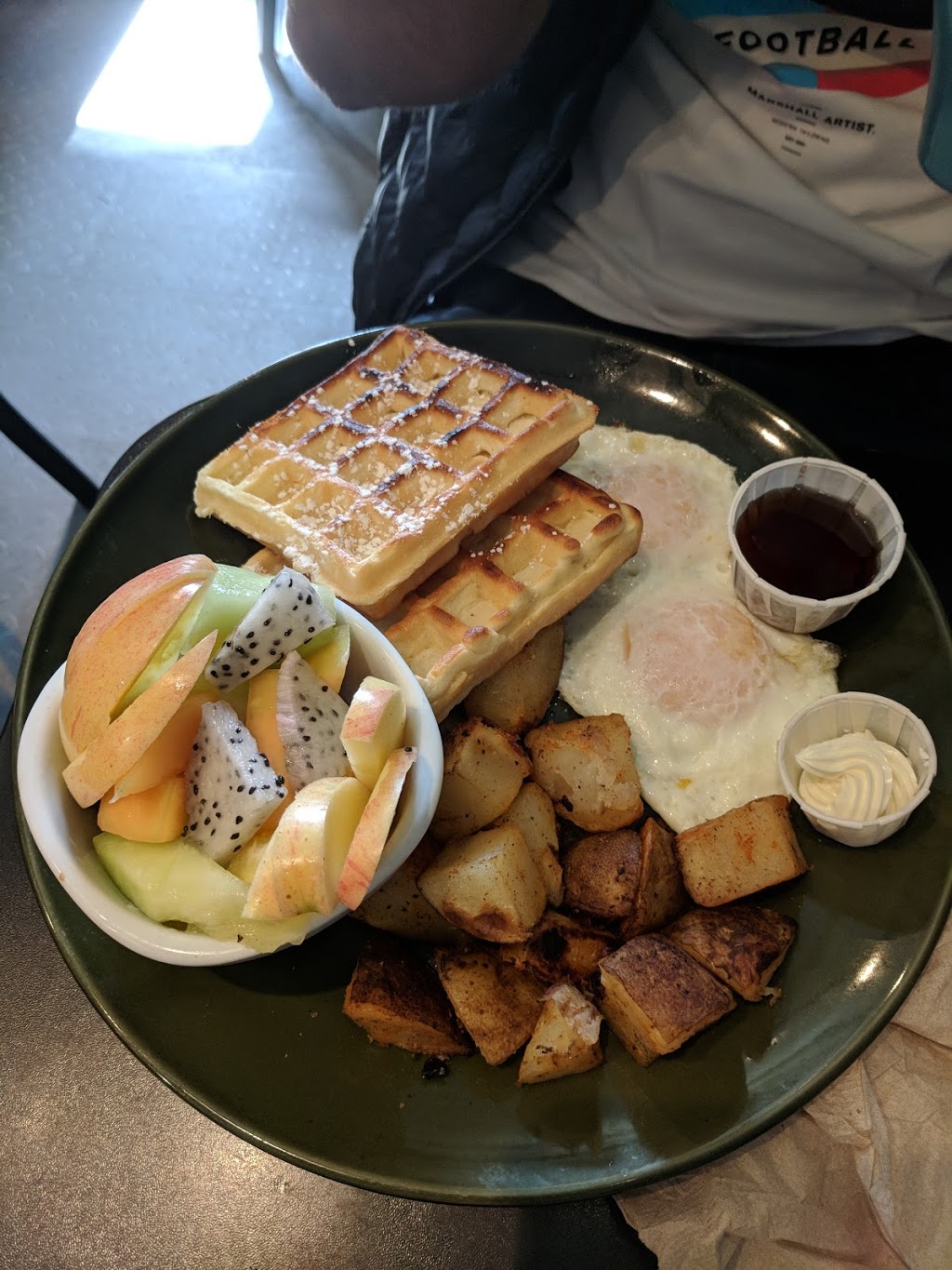 Tommys Cafe | 1308 Ross Rd, North Vancouver, BC V7J 1V2, Canada | Phone: (604) 988-0174