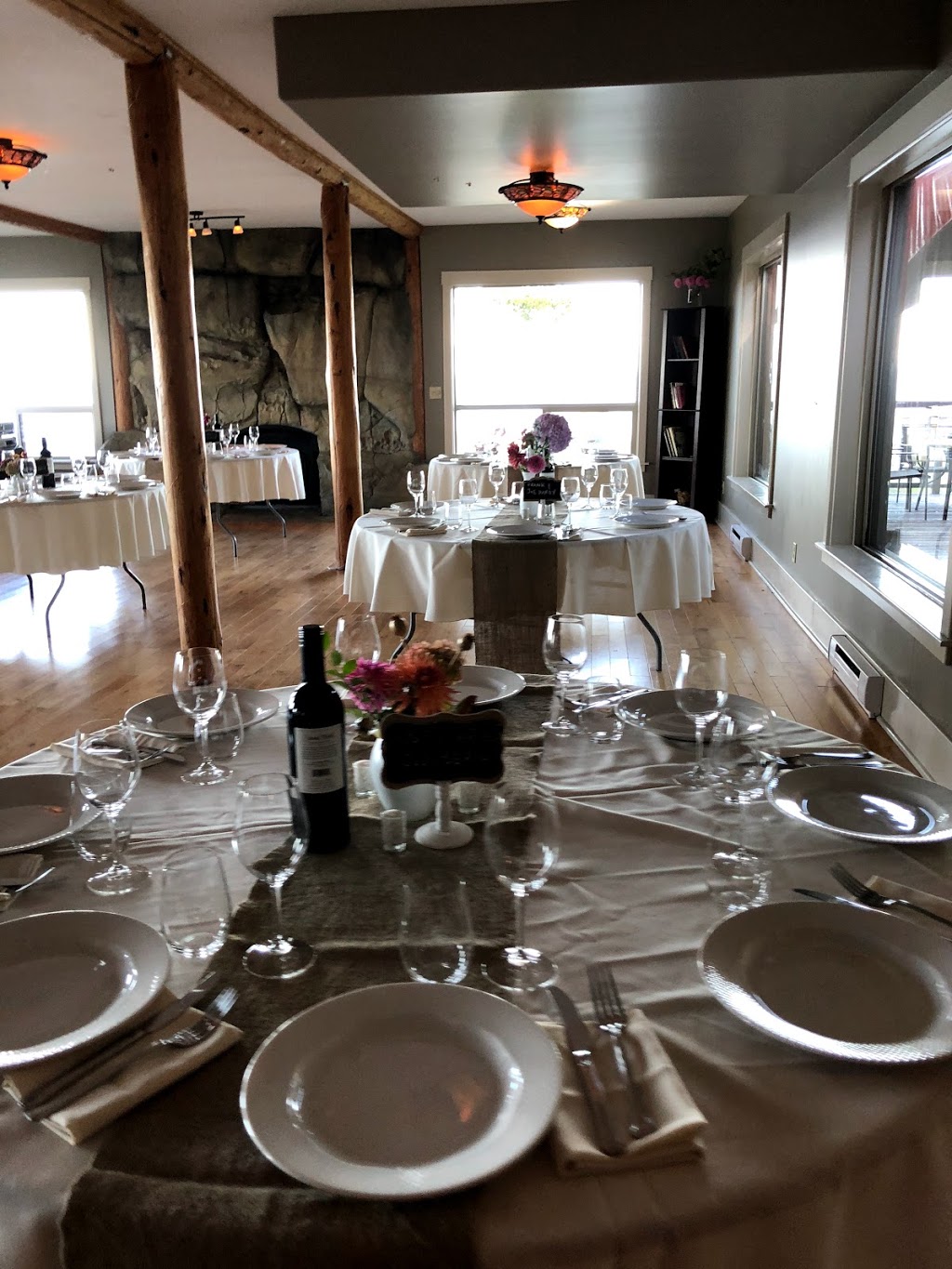 Dragons Lodge | 2950 Dragons Ln, Gabriola, BC V0R 1X7, Canada | Phone: (778) 658-0364