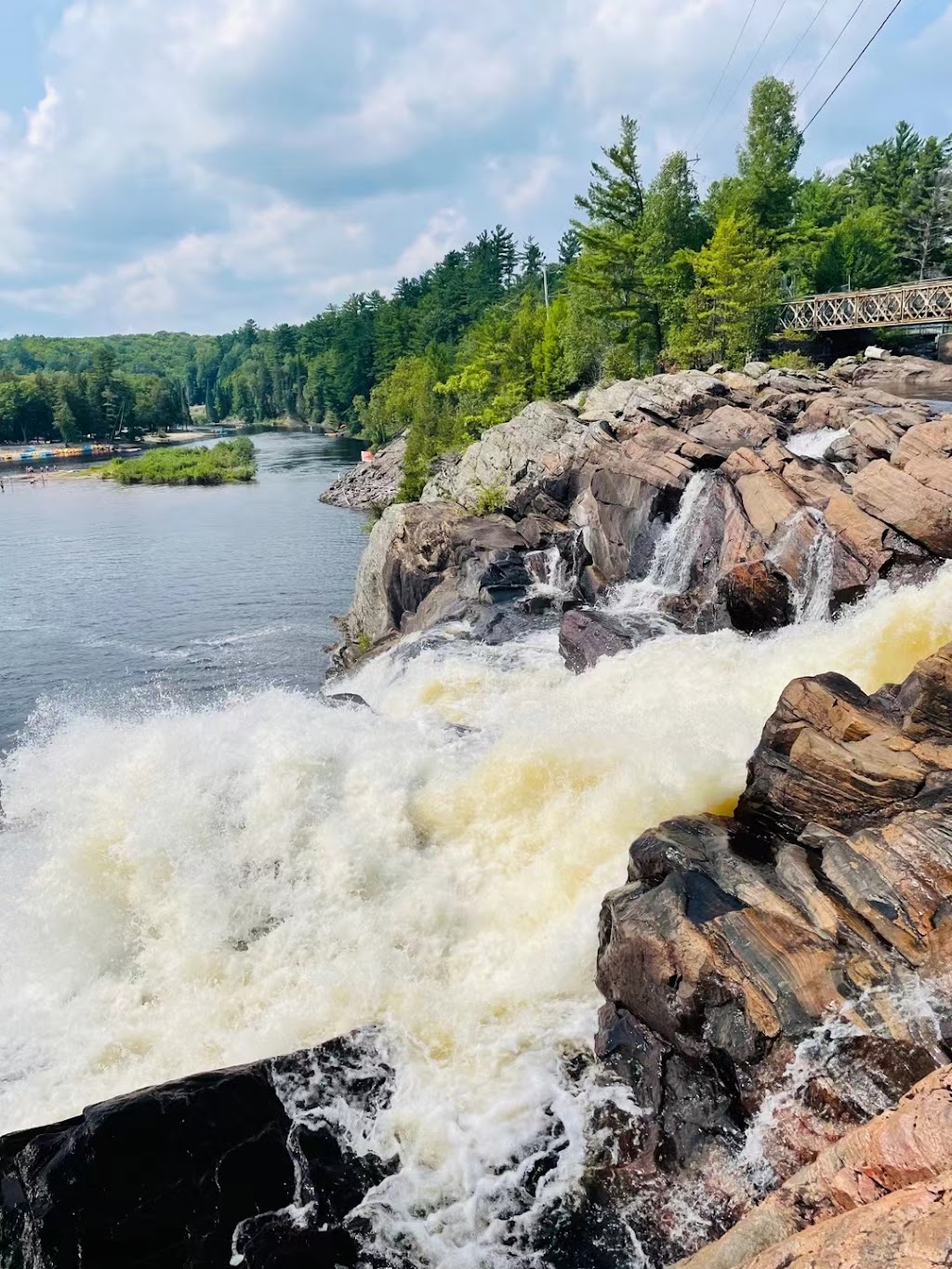 Musokuka Cottage bracebridge | 1236 Golden Beach Rd, Bracebridge, ON P1L 1W8, Canada | Phone: (647) 383-8675