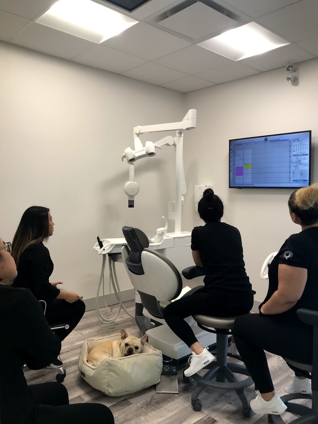 Tooth Booth | 4178 Main St, Vancouver, BC V5V 3P7, Canada | Phone: (604) 423-4283