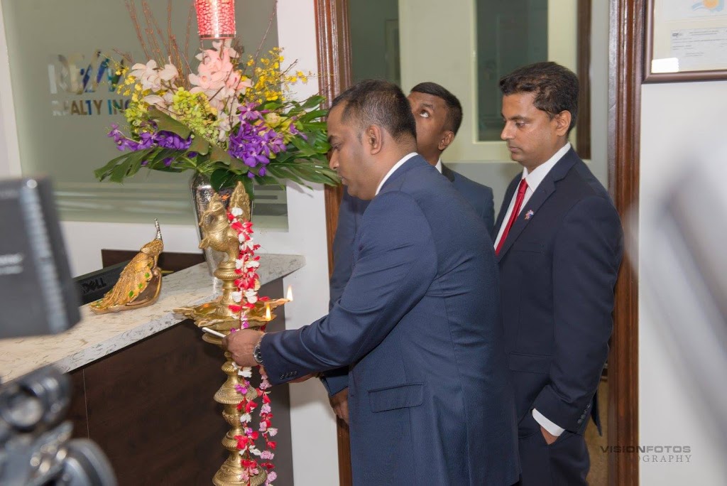 Suresh Paramalingam | 3-1286 Kennedy Rd, Scarborough, ON M1P 2L5, Canada | Phone: (416) 270-1111