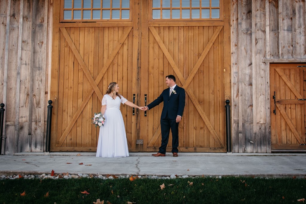 Four Winds Barn - Market, Bakery & Events | 60 Orchard Ln, Brussels, ON N0G 1H0, Canada | Phone: (226) 889-2276