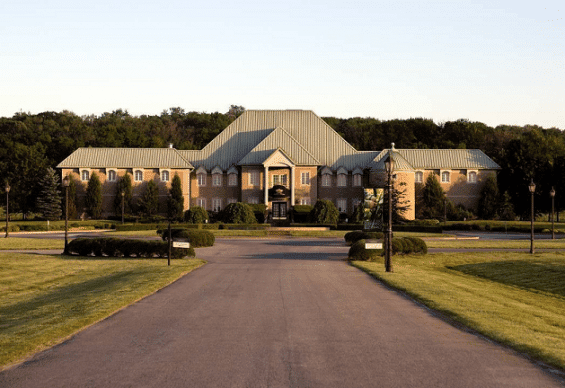 Cheers Transportation - Wine Tours & Shuttle Services | 349 Airport Road, Niagara-on-the-Lake, ON L0S 1J0, Canada | Phone: (905) 931-9197