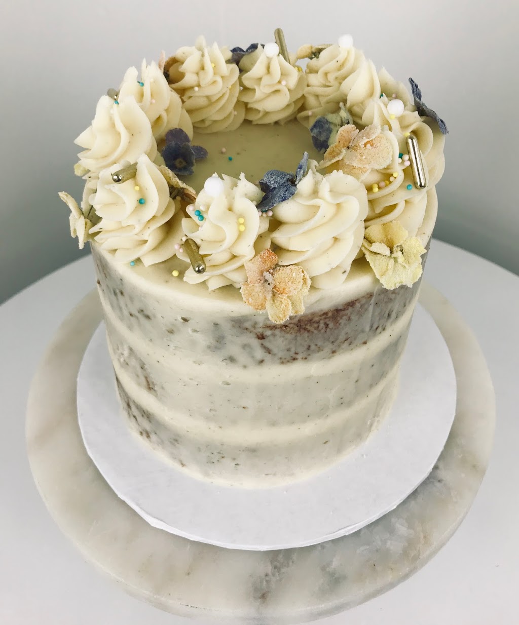 Sweet Bs Custom Cake Studio | 256 Windham Road 2, Norwich, ON N0J 1P0, Canada | Phone: (519) 983-3921
