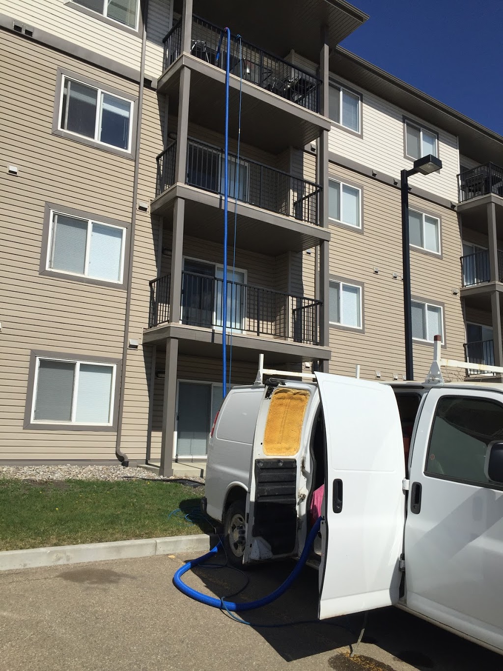 Action cleaning services | 351 Habitat Crescent NW, Edmonton, AB T5A 3A6, Canada | Phone: (780) 680-6337
