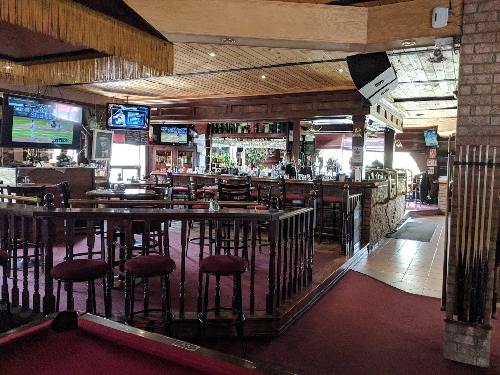 Chalkers Sports Bar and Grill | 247 Marlee Ave, North York, ON M6B 1N3, Canada | Phone: (416) 789-2531