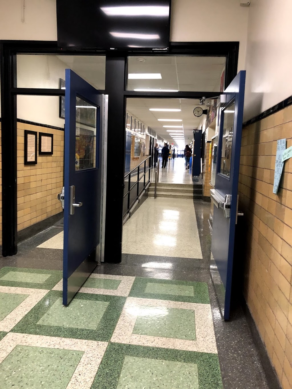 Eastglen School | 11430 68 St NW, Edmonton, AB T5B 1P1, Canada | Phone: (780) 479-1991