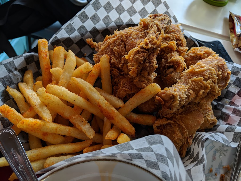 Sareng Restaurant | 326 Saddleback Rd NW, Edmonton, AB T6J 3T5, Canada | Phone: (780) 760-7171