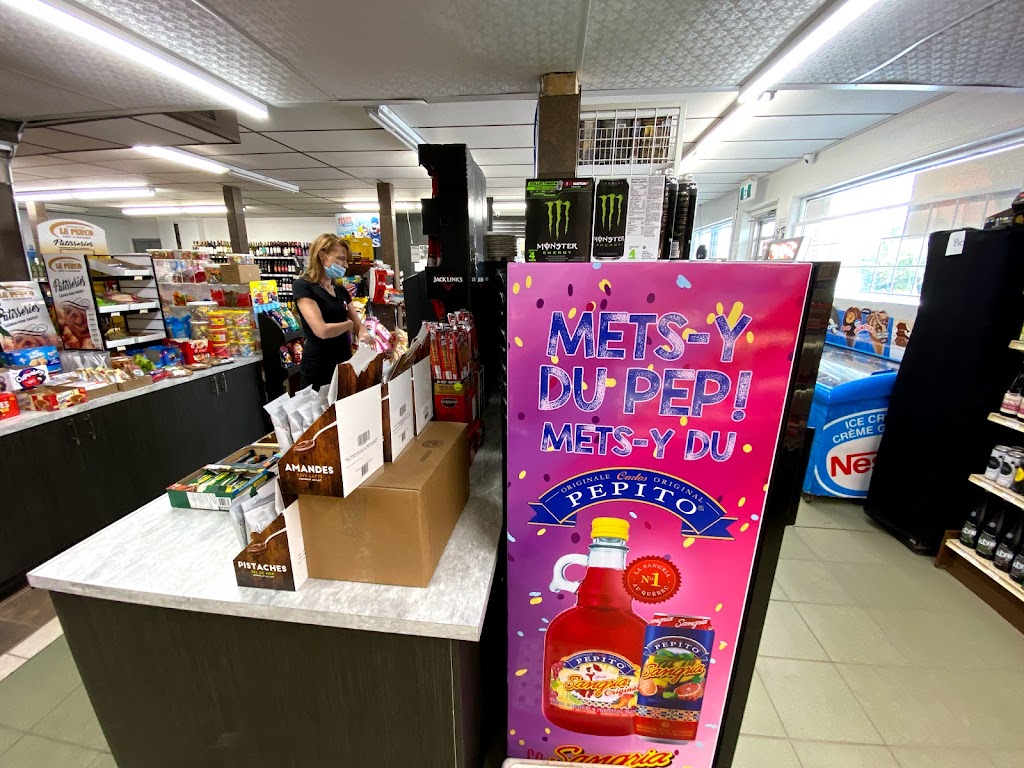 Depanneur 122 | 202 Rue St Pierre, Saint-Germain-de-Grantham, QC J0C 1K0, Canada | Phone: (819) 730-0193
