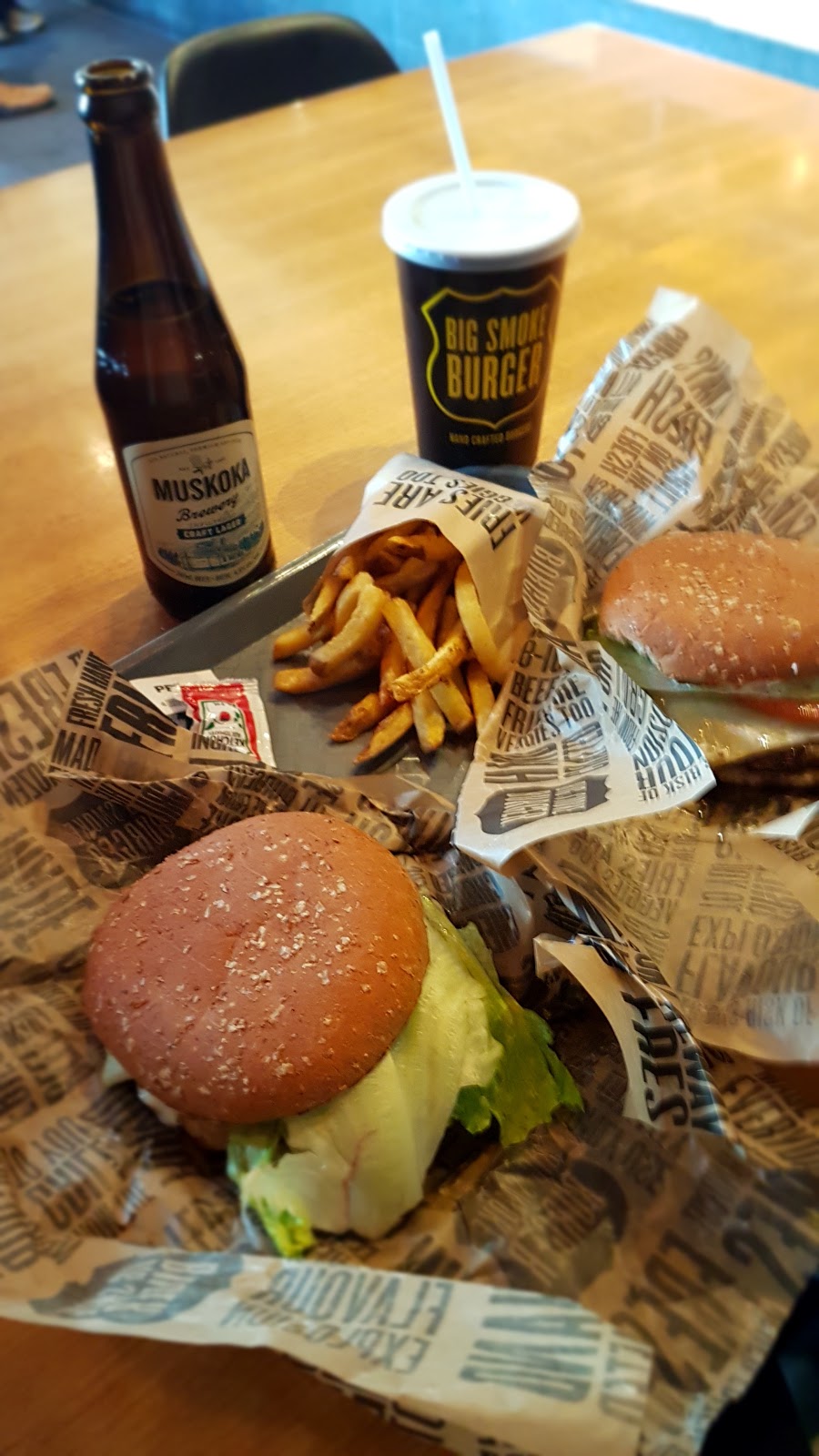 Big Smoke Burger | 300 Taylor Rd, Niagara-on-the-Lake, ON L0S 1J0, Canada | Phone: (905) 685-1000