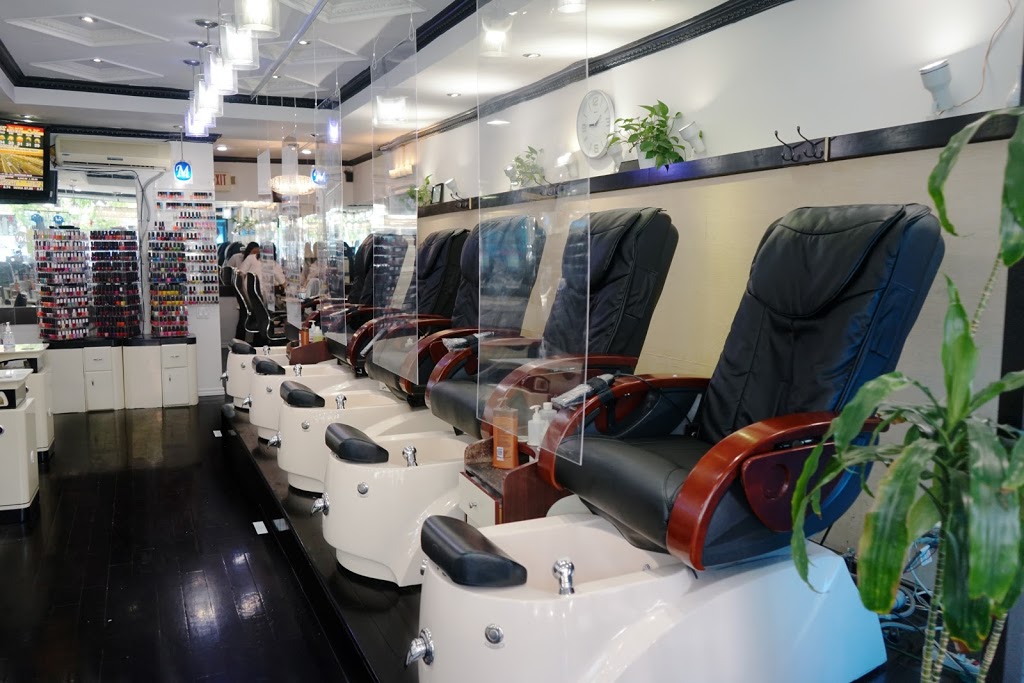 M Nails | 117 Danforth Ave, Toronto, ON M4K 1N2, Canada | Phone: (647) 349-6611