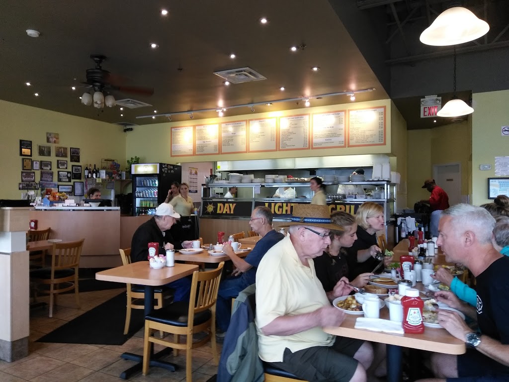 Daylight Grill | 980 Southdown Rd, Mississauga, ON L5J 2Y4, Canada | Phone: (905) 919-1187