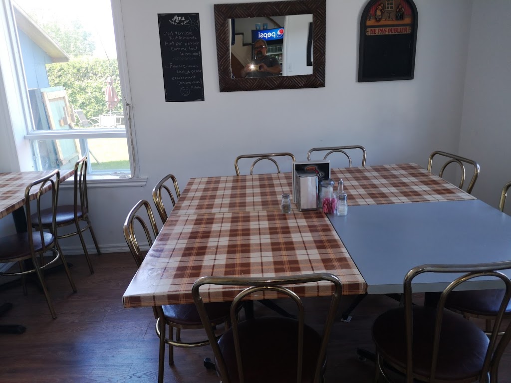 Chez Véro Pizzeria & prêts-à-manger | 280 Avenue Centrale N, Stratford, QC G0Y 1P0, Canada | Phone: (819) 416-0171