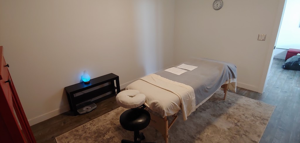 Solid Roots Massage & Manual Osteopathic Clinic | 141 Commercial Dr #3, Calgary, AB T3Z 2A7, Canada | Phone: (403) 903-6336