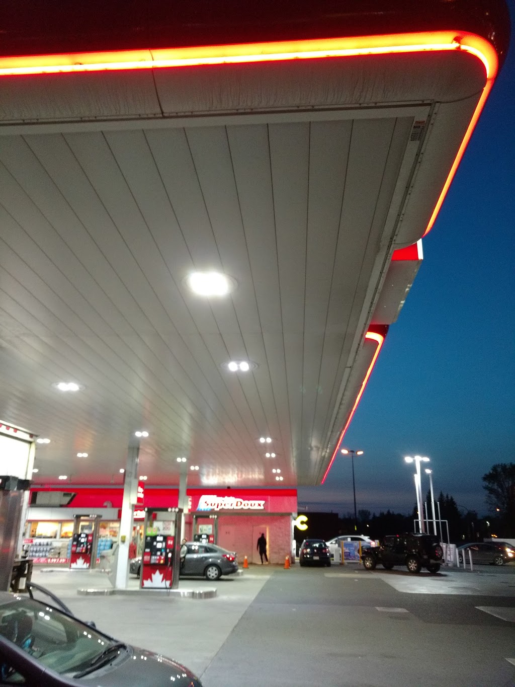 Petro-Canada | 2201 Voie de Service N, Dorval, QC H9P 1J4, Canada | Phone: (514) 421-6199